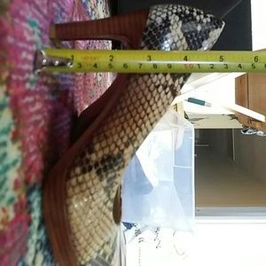 Stuart Weitzman Shoes - NWOT Stuart Weitzman snake π pumps Stuart Weitzman Shoes - NWOT Stuart Weitzman snake π pumps